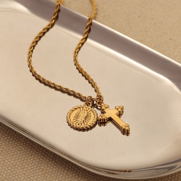 Inner Harmoni 18K Gold Plated Elegant Gold Children’s Pendant Necklace - Picture 3 of 3